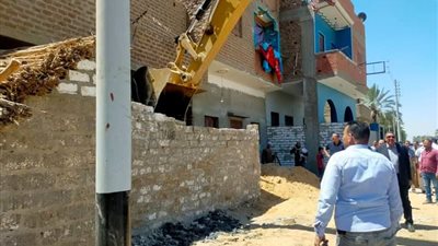 محافظ أسيوط يعلن إزالة 38 حالة تعدي على أراضي زراعية بمركزين