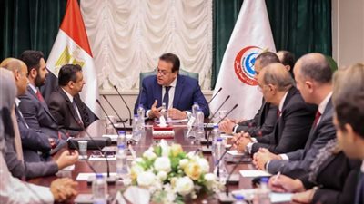 وزير الصحة يستقبل وفدًا من المجلس العماني للاختصاصات الطبية
