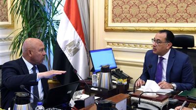 رئيس الوزراء يعقد اجتماعاً مع كامل الوزير لمتابعة مشروعات النقل