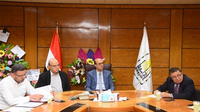 رئيس جامعة أسيوط يستقبل وفد من الهيئة العربية للتصنيع