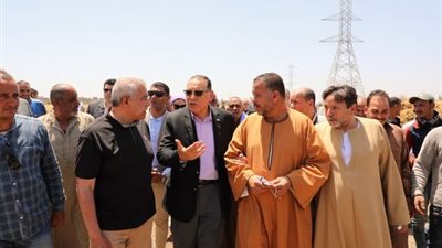 محافظ الشرقية يشهد إفتتاح موسم حصاد القمح بمركز الزقازيق