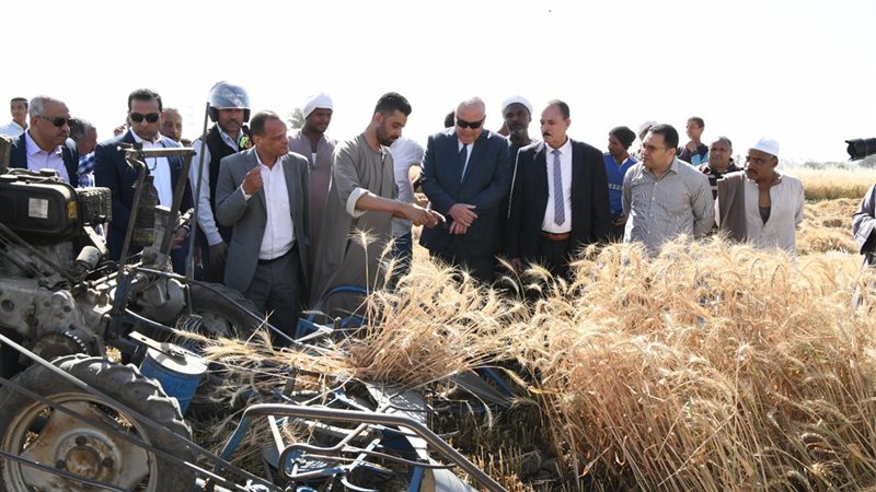 محافظ قنا يشهدافتتاح