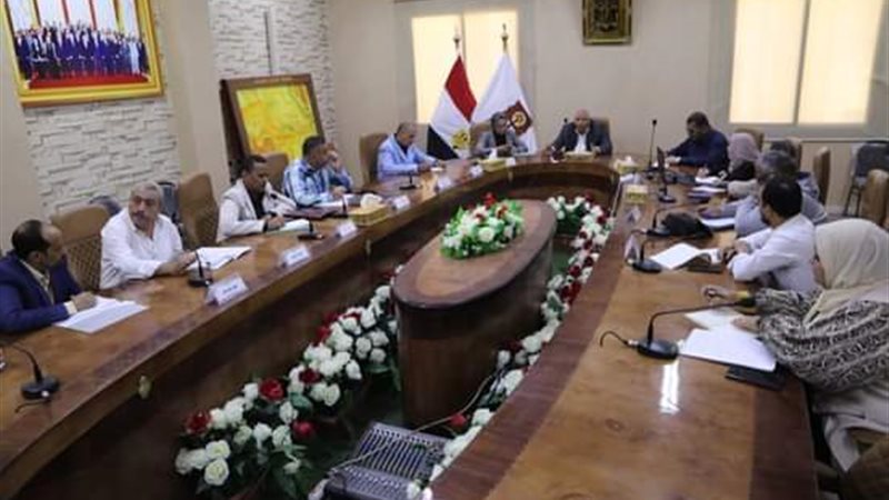 اجتماع محافظ الوادي