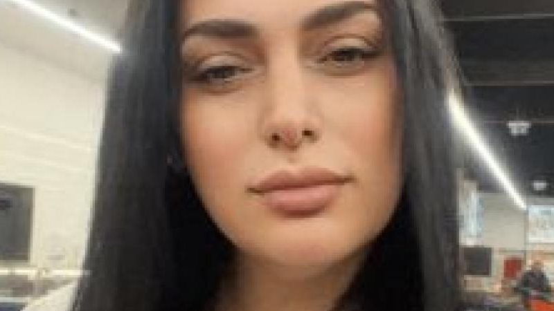 وفاة والدة الفنانة