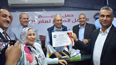 مستقبل وطن أسيوط يكرم 20 من العمال المثاليين بمختلف القطاعات الخدمية