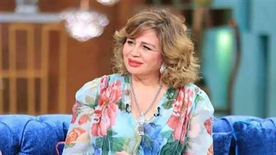 إلهام شاهين تحتفل بأول مولودة لشقيقها أمير
