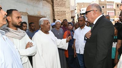 محافظ قنا يشهد تطوير شوارع قفط بتكلفة 5 ملايين جنيه