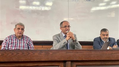 نائب وزير الإسكان يشارك في المجلس الاستشاري الصناعي بكلية الهندسة جامعة عين شمس