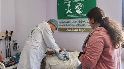 مركز الملك سلمان للإغاثة يقدم خدمات طبية للاجئين السوريين