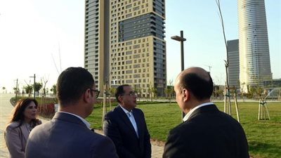 رئيس الوزراء يتفقد الحدائق المركزية بالعاصمة الإدارية الجديدة