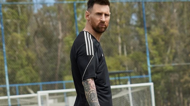 مبسي لاعب باريس سان