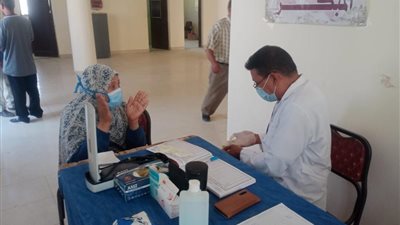 الكشف على 920 مواطن فى قافلة طبية مجانية بقوص ضمن حياة كريمة 