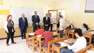 محافظ الدقهلية يشهد انطلاق امتحانات الشهادة الإعدادية بمدرسة بدوي بدوي