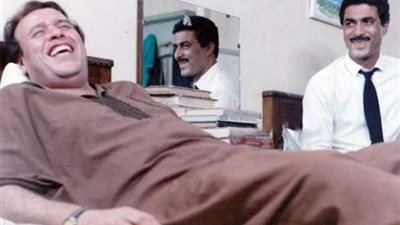 قصة صداقة ممدوح وافي وأحمد زكي.. وفاة مأساوية ودفن مشترك 