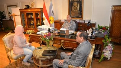 محافظ أسيوط يدعم خطة تنمية المشروعات الصغيرة والمتناهية الصغر