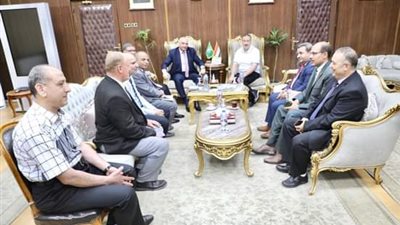 محافظ المنوفية يلتقي وفد وزارة المالية لبحث سبل إحكام الرقابة على المال العام 
