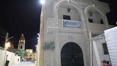 دير العذراء بسمالوط يتزين قبل بدء الاحتفالات