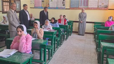 في اليوم الثاني.. طلاب الإعدادية يؤدون امتحانات الجبر والكمبيوتر بالبحيرة