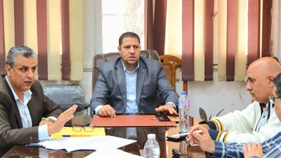 مشروعات تطويرية بمركز بدر تشمل الغاز والصرف الصحي والرصف