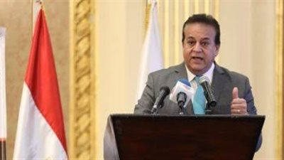 لا يحتوي وحدة غسيل كلوي.. وزير الصحة يتفقد مستشفى 15 مايو ويوجه بتطوير خدماته