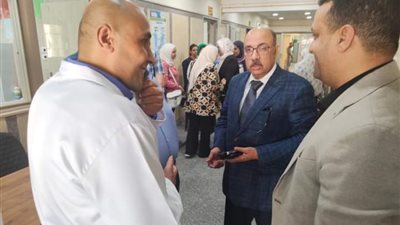 وكيل صحة أسيوط يقوم بزيارة مفاجئة للقومسيون الطبي ومستشفي الصدر 