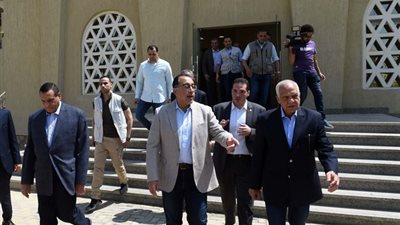 رئيس الوزراء يشيد بمشروع تنمية وتطوير المنطقة الاستثمارية بالصف