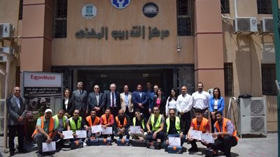 رجال أعمال الإسكندرية تحتفل بتخريج 15 فني ببرنامج الأسطى