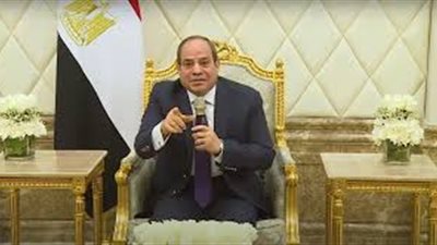 السيسي يصل جدة  للمشاركة  في القمة العربية الـ32 ويستقبله ولي العهد السعودي