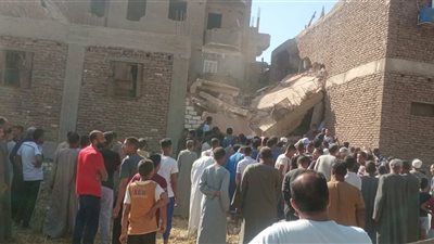 وفاة 3 وإصابة 10 فى انهيار منزل بقنا 