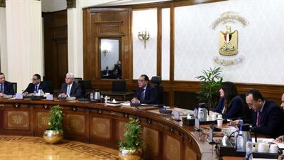 رئيس الوزراء يتابع تطوير الهوية البصرية للطريق الدائري استعدادًا لافتتاح المتحف الكبير