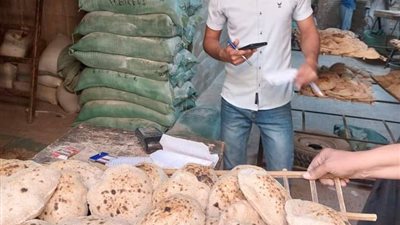تموين أسيوط يضبط 720بطاقة تموينية ويغلق مخبز بلدى بمركز منفلوط