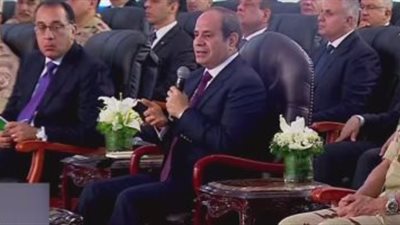 السيسي يوجه بتطوير صناعة الكوارتز ويسعى لزيادة الإنتاج المحلي