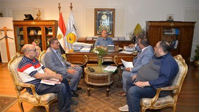 محافظ أسيوط يدعم تنمية الحرف اليدوية والتراثية بالقرى المنتجة