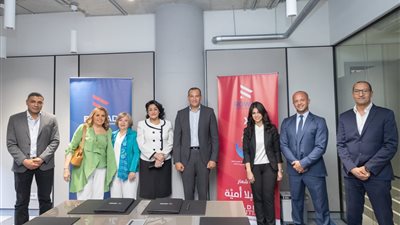رواد الهندسة الحديثة تشارك في مبادرة محو الأمية بالتعاون مع مؤسسة فاروق الباز