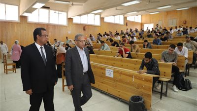 جولات تفقدية في اليوم الثاني من امتحانات نهاية العام بجامعة جنوب الوادي
