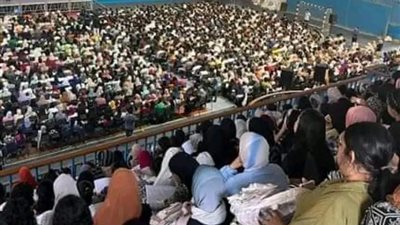 حصة مراجعة لـ1000 طالب… مدرس فيزياء يواجه انتقادات على مواقع