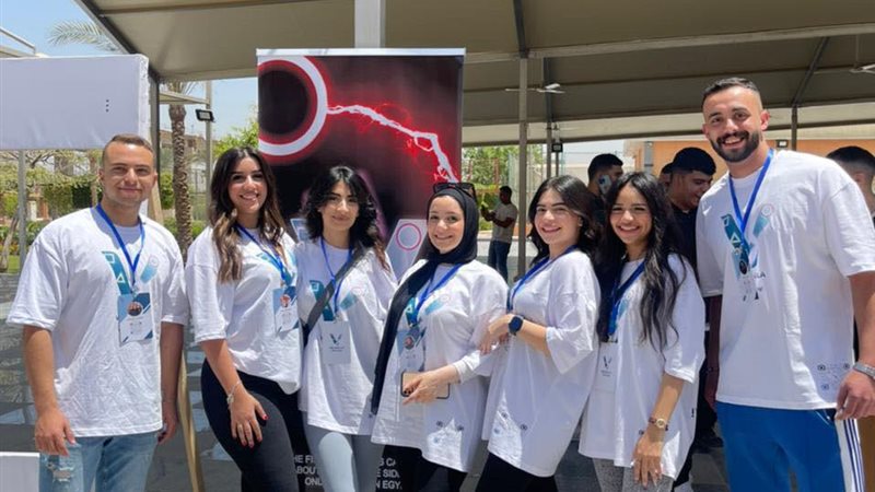 طلاب كلية إعلام جامعة