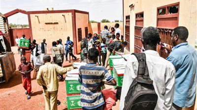 وصول الطائرة الإغاثية الثانية عشر ضمن الجسر الجوي السعودي لمساعدة الشعب السوداني