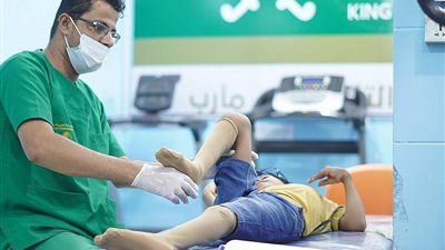 «الملك سلمان للإغاثة» يدعم مركزين للأطراف الصناعية وللغسيل الكلوي باليمن