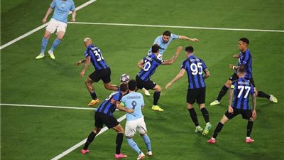التعادل السلبي يخيم على نتيجة الشوط الأول بين السيتي والإنتر بدوري الأبطال