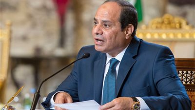 السيسي يوجه بتشكيل لجنة عليا لنقل المقابر التاريخية بالسيدة نفيسة والإمام الشافعي