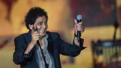 كلمات ياسمين عز خلال تقديمها حفل محمد منير بجدة