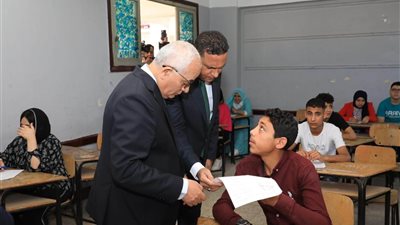 ماذا يفعل طالب الثانوية العامة عندما يخطئ في البابل شيت؟.. وزير التعليم يوضح