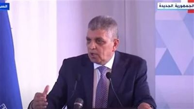 الفريق أسامة ربيع: المجرى الملاحي لقناة السويس آمن ويمر منها 12% من التجارة العالمية