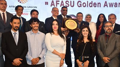 الاتحاد الأفريقي الآسيوي يتوج محمد فاروق بجائزة «AFASU» الذهبية