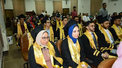 كلية تكنولوجيا صناعة السكر بجامعة أسيوط تحتفل بتخريج طلاب الدفعة الرابعة