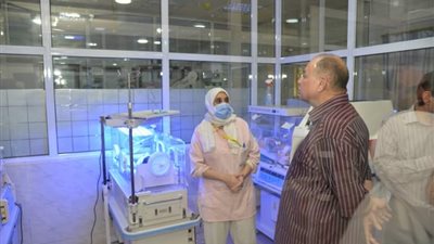 محافظ أسيوط يتفقد خدمات مستشفى المبرة للتأمين الصحي ويشيد بجودتها