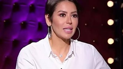 لقاء الخميسي:«أنا مسلمة في الباسبور وديانتي المحبة»