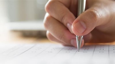 بعد الشكاوى من مادة الكيمياء.. نصائح لتجاوز صعوبة الامتحانات
