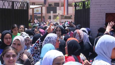الطلاب ينتفضون ضد امتحان الكيمياء .. هل أخفقت وزارة التعليم في تقويم الثانوية العامة؟
